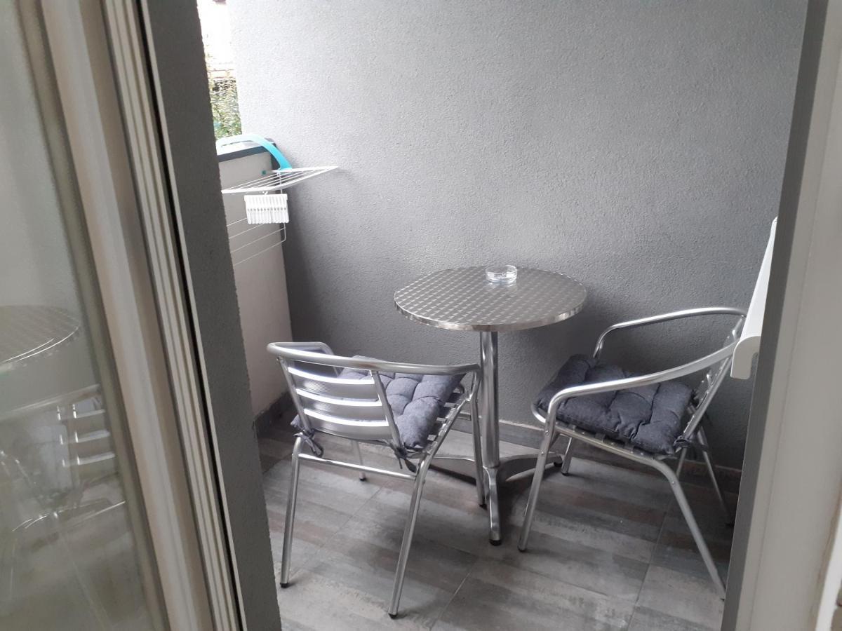 Apartman Vlada Apartamento Pirot Exterior foto